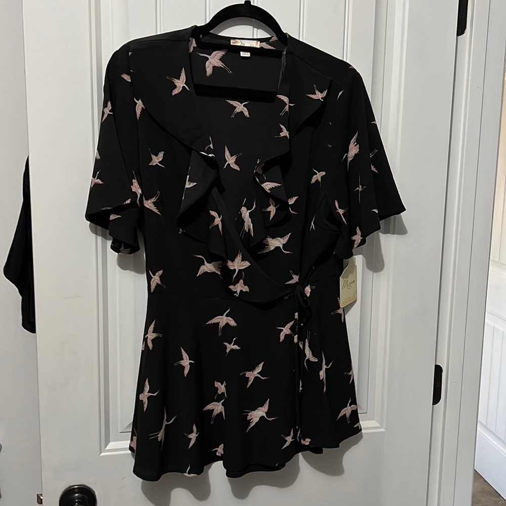 Womens wrap blouse. Size XL